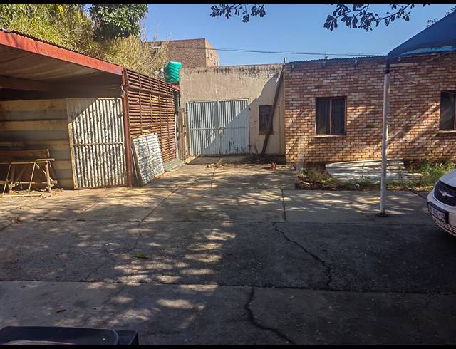 4 BEDROOM HOUSE FOR SALE IN PRETORIA WEST